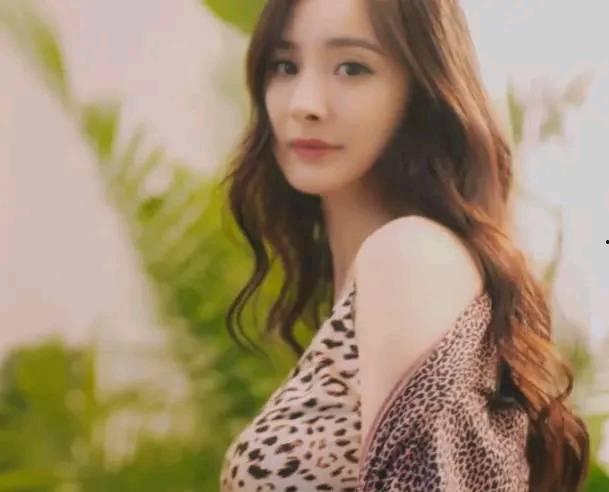 杨幂的不良照片曝光,网络舆论风波再起